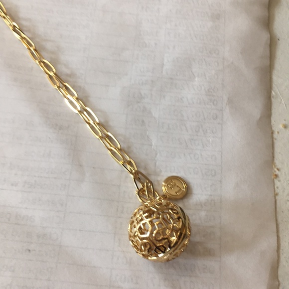 Origami owl gold necklace - Picture 2 of 3